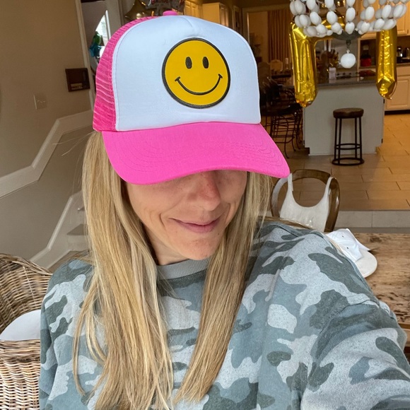 Smiley face trucker hat Clearance